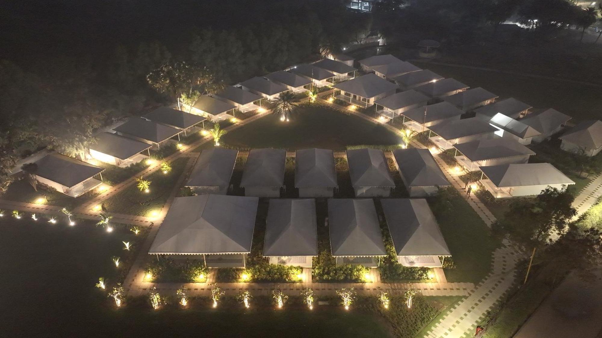 เดอะ เฟิร์น ซีไซด์ ลักชัวเรียส เต็นต์ รีสอร์ต Hotel ดามัน ภายนอก รูปภาพ
