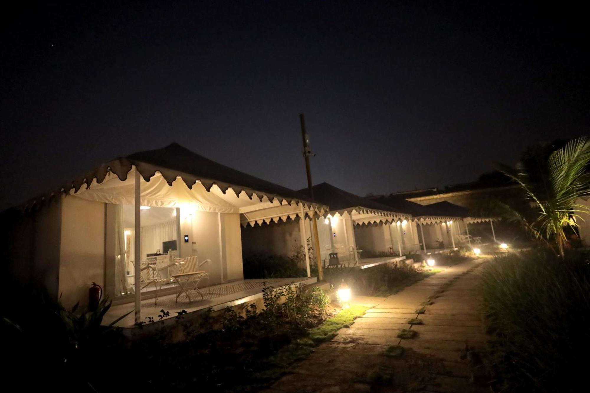 เดอะ เฟิร์น ซีไซด์ ลักชัวเรียส เต็นต์ รีสอร์ต Hotel ดามัน ภายนอก รูปภาพ