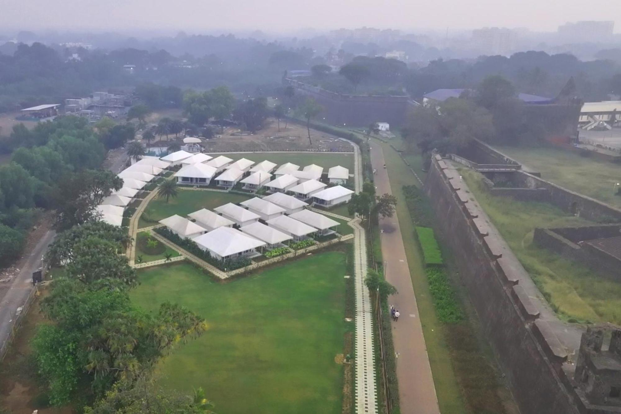 เดอะ เฟิร์น ซีไซด์ ลักชัวเรียส เต็นต์ รีสอร์ต Hotel ดามัน ภายนอก รูปภาพ